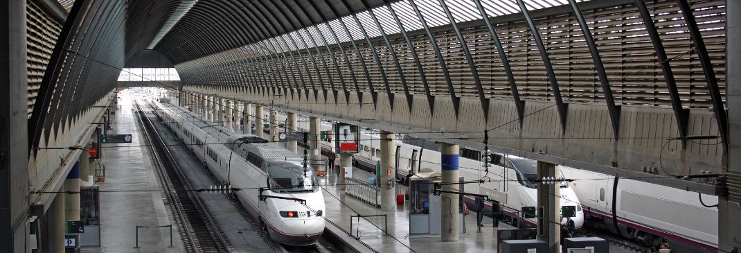 Recogida de coches de alquiler en la estación de tren Sevilla Santa Justa